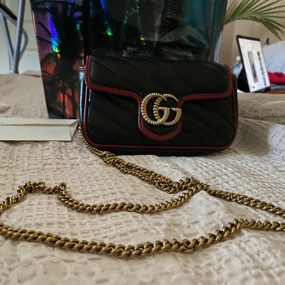Gucci purse - Picture 1 of 5